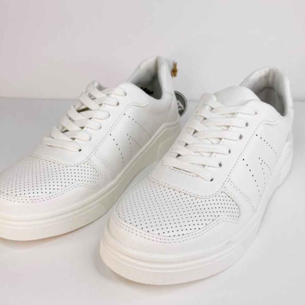 MIA Avi White Sneakers
